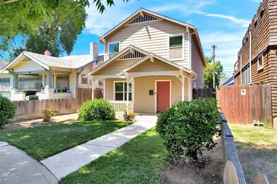 233 N College Avenue, Fresno, CA 93701 - #2