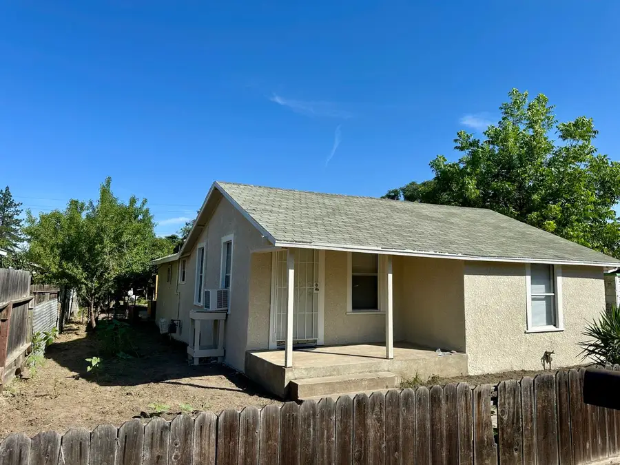 809 Washington Avenue, Madera, CA 93638 - #2