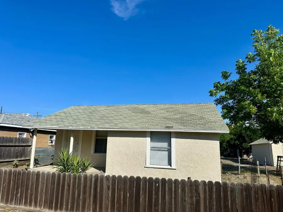 809 Washington Avenue, Madera, CA 93638 - #3