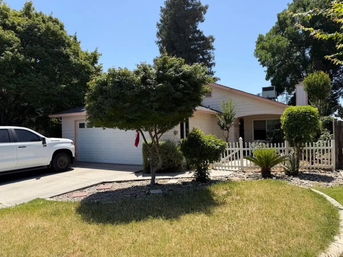 1220 Rayser Street, Kingsburg, CA 93631 - #1