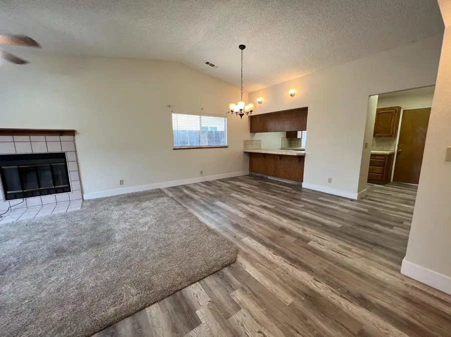 1656 North Way E, Dinuba, CA 93618 - #2