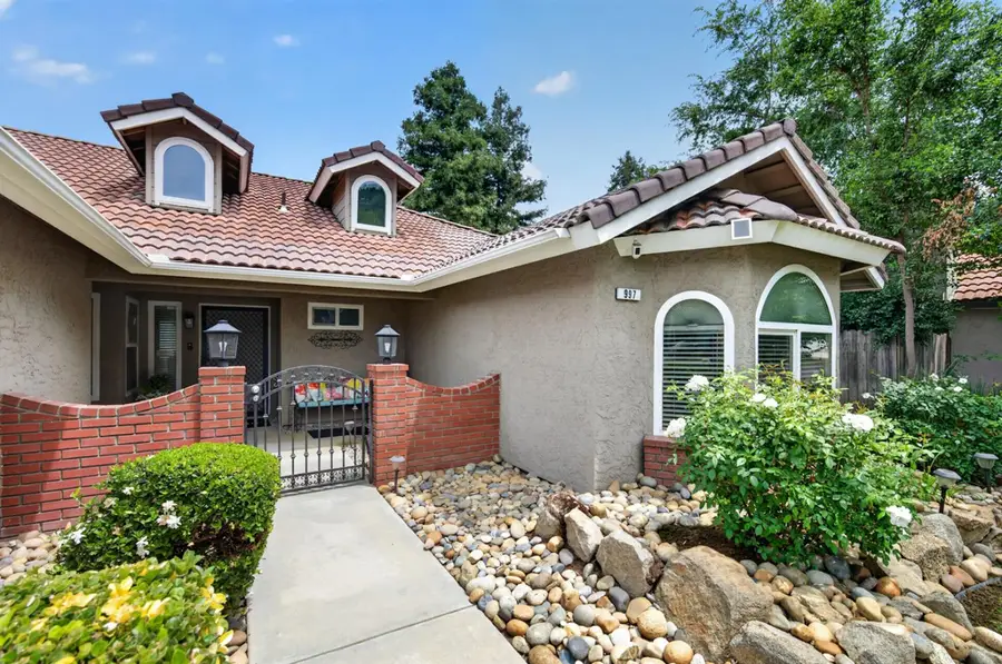 997 Pistachio Avenue, Clovis, CA 93611 - #2