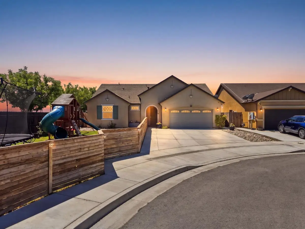 1383 E Donnybrook Place, Hanford, CA 93230 - #1
