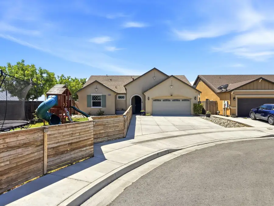 1383 E Donnybrook Place, Hanford, CA 93230 - #2