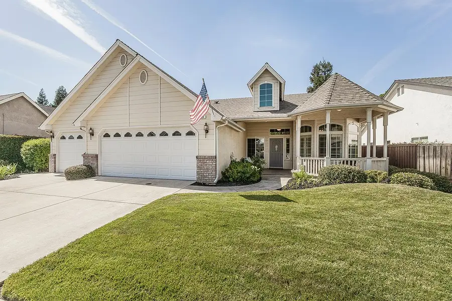 594 Loyola Avenue, Clovis, CA 93619 - #2