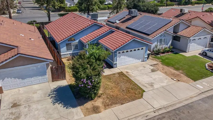 5754 W Tenaya Avenue, Fresno, CA 93722 - #3