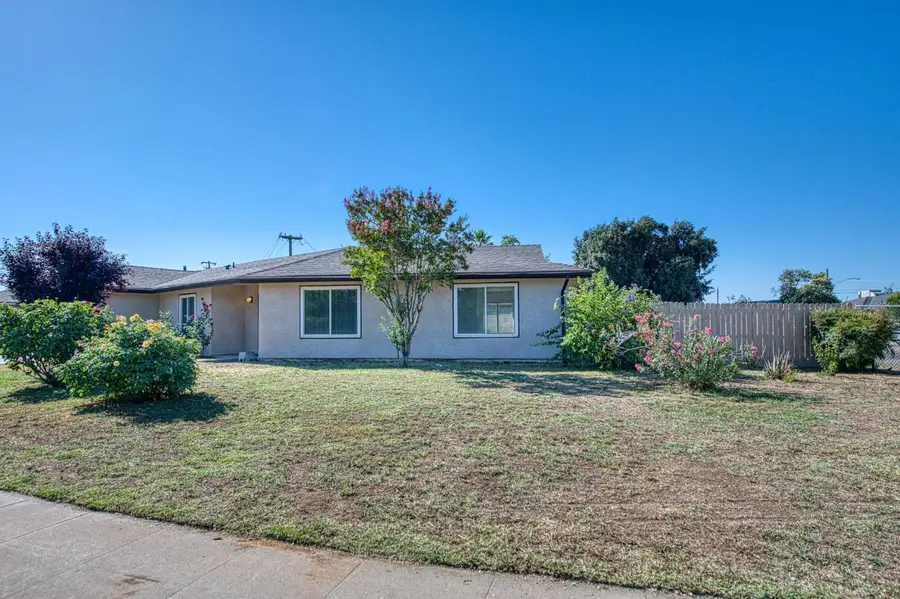 2335 W Cornell Avenue, Fresno, CA 93705 - #2