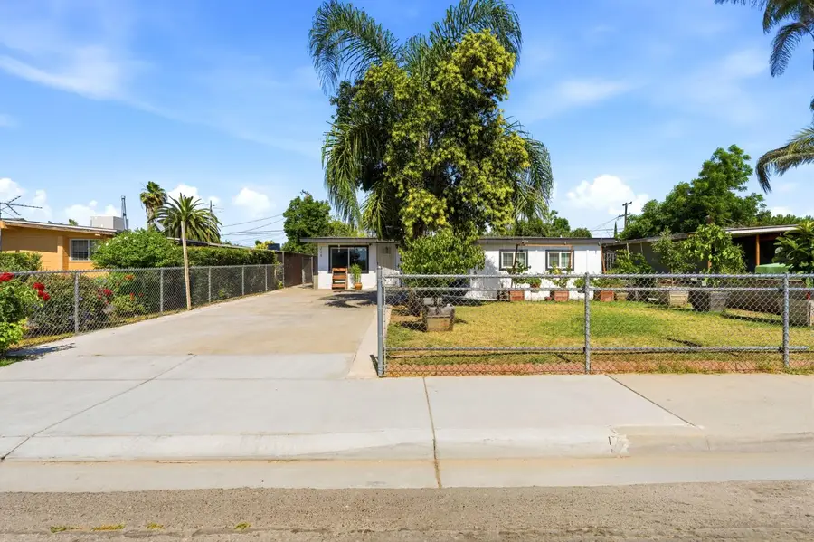 228 L Street, Sanger, CA 93657 - #2