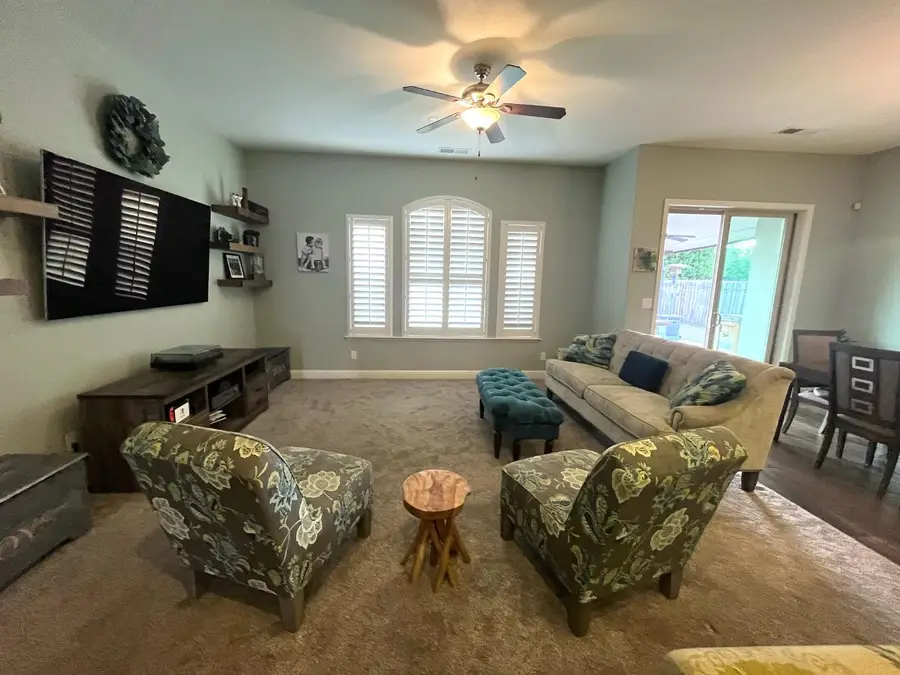 2434 S Claremont Avenue, Fresno, CA 93727 - #3