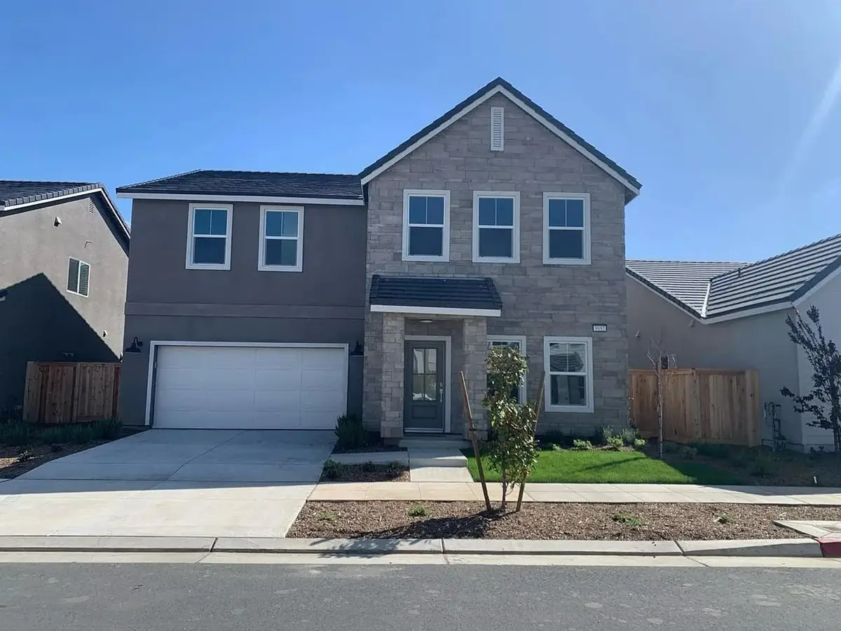 1052 Plum Tree Avenue, Clovis, CA 93619 - #1