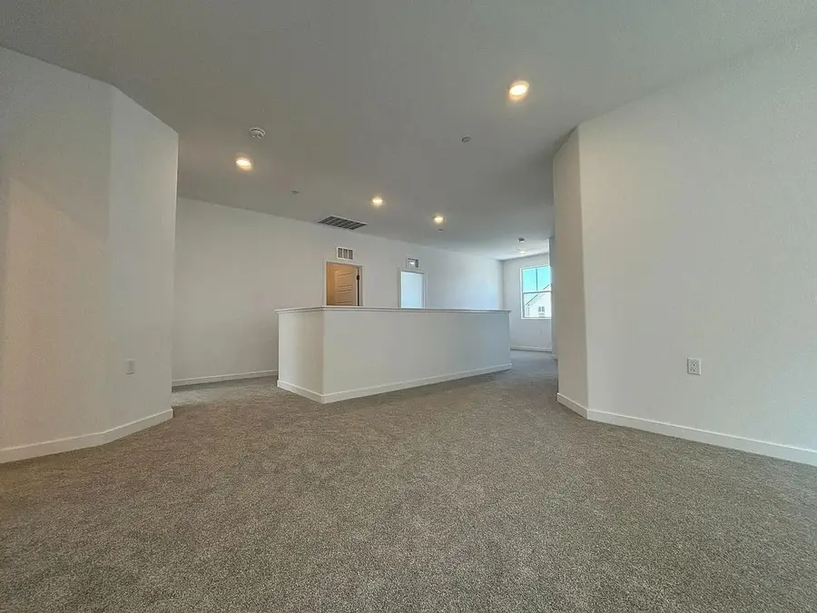 1052 Plum Tree Avenue, Clovis, CA 93619 - #2