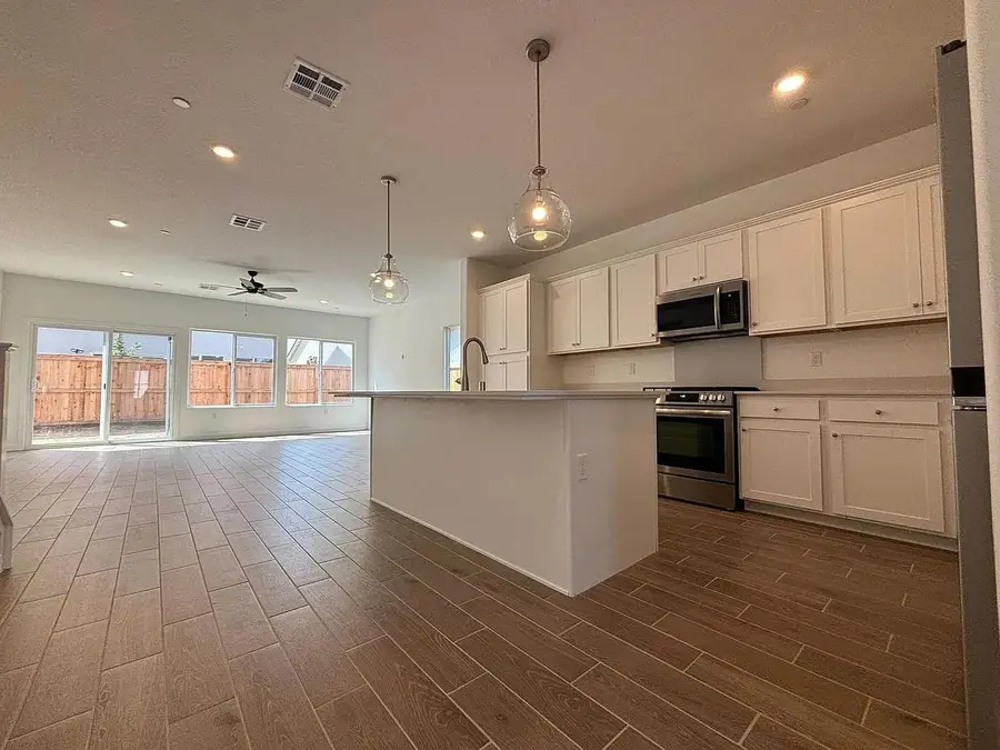 1052 Plum Tree Avenue, Clovis, CA 93619 - #3