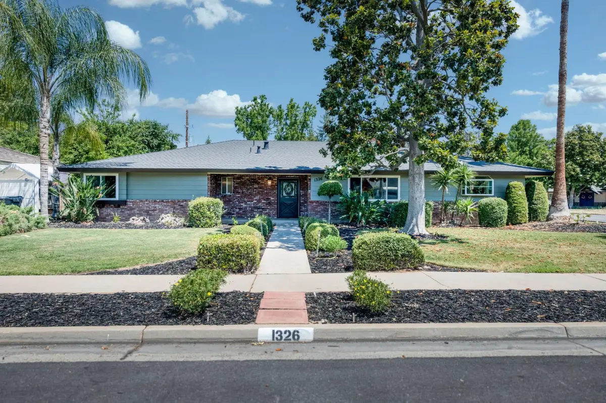 1326 W Escalon Avenue, Fresno, CA 93711 - #1