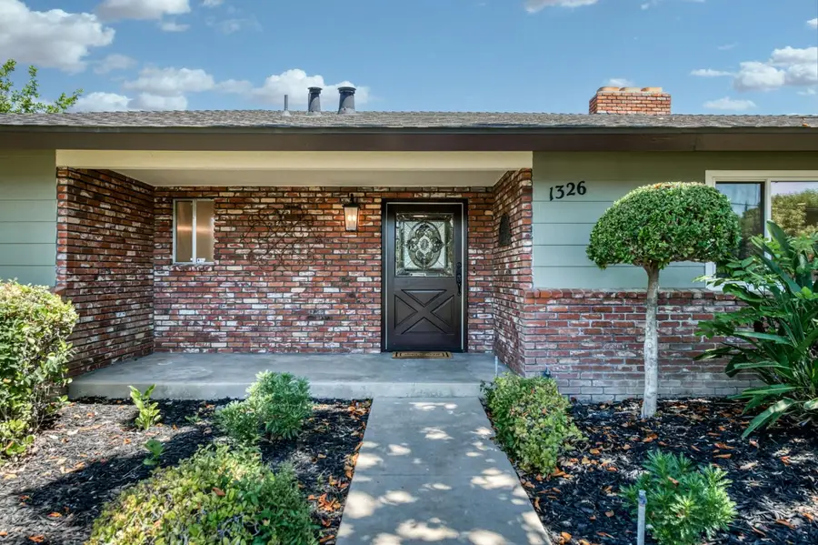 1326 W Escalon Avenue, Fresno, CA 93711 - #2
