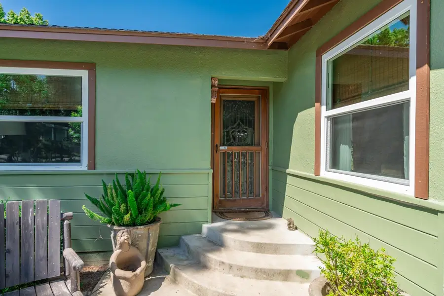 5426 Columbia Drive S, Fresno, CA 93727 - #3