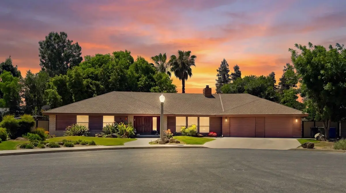 3029 Cypress Avenue, Kingsburg, CA 93631 - #1