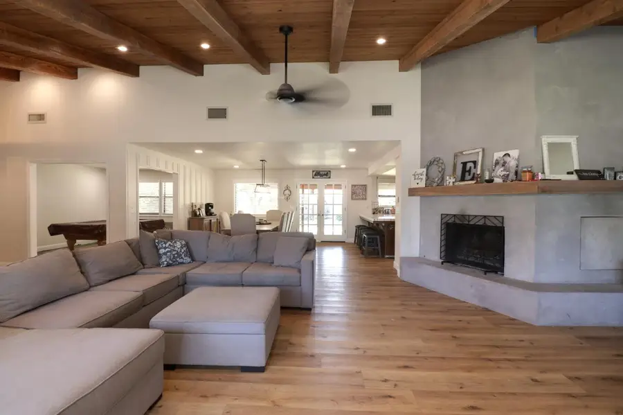 3029 Cypress Avenue, Kingsburg, CA 93631 - #3