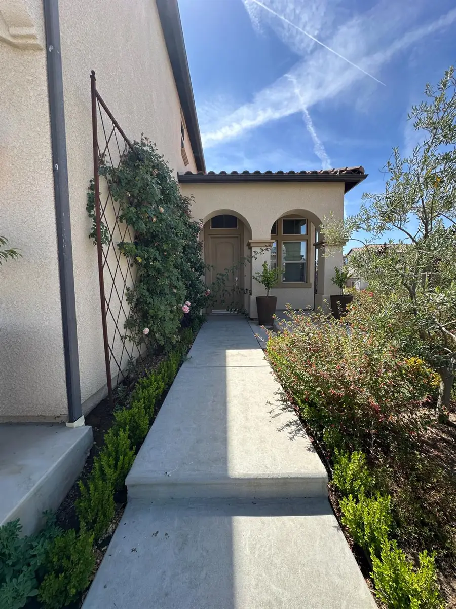 11664 N Bella Verde Avenue, Fresno, CA 93730 - #3