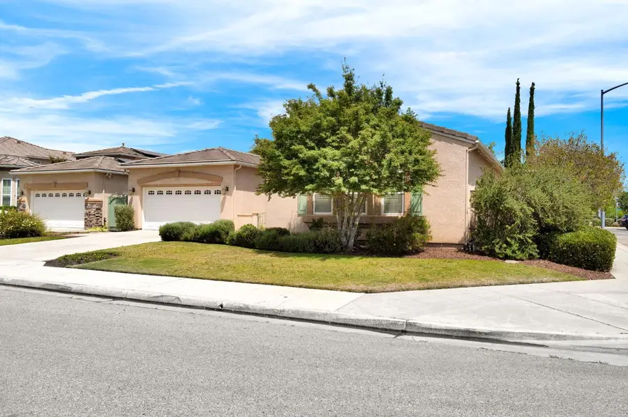 2934 E Salem Avenue, Fresno, CA 93720 - #3