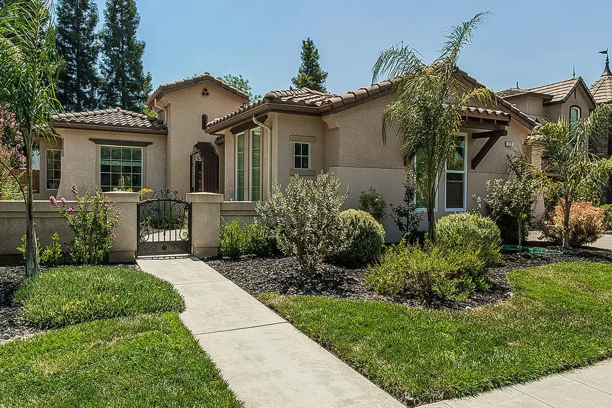272 Omaha Avenue, Clovis, CA 93619 - #1