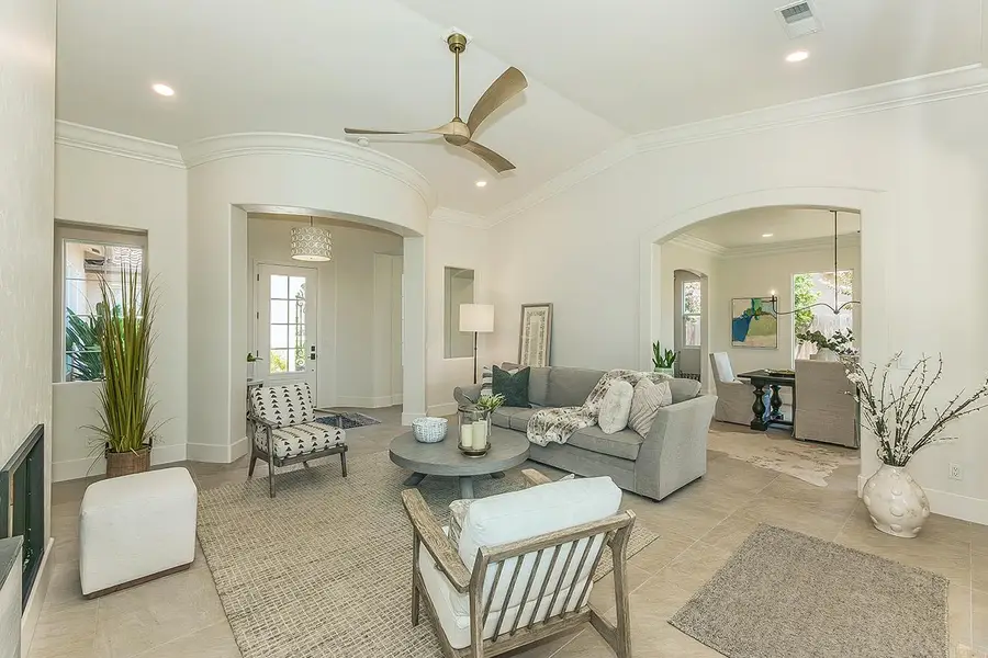 272 Omaha Avenue, Clovis, CA 93619 - #2
