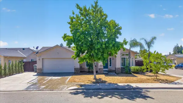 2437 N Tracy Avenue, Fresno, CA 93722