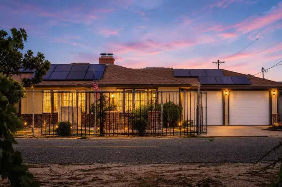 8352 S Cherry Avenue, Fresno, CA 93725 - #2