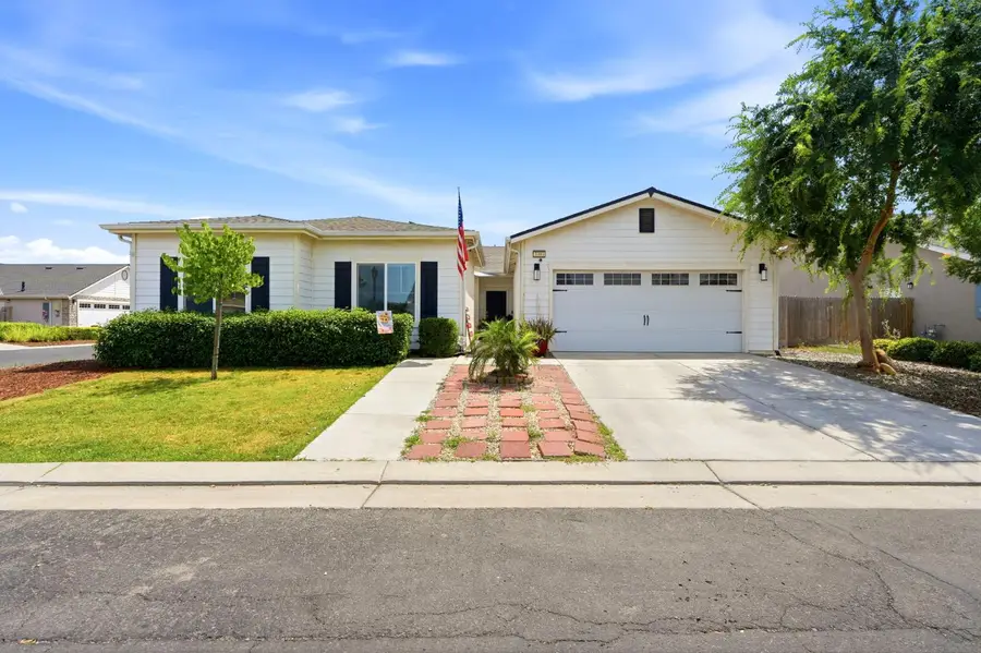 3393 Parks Avenue, Tulare, CA 93274 - #3