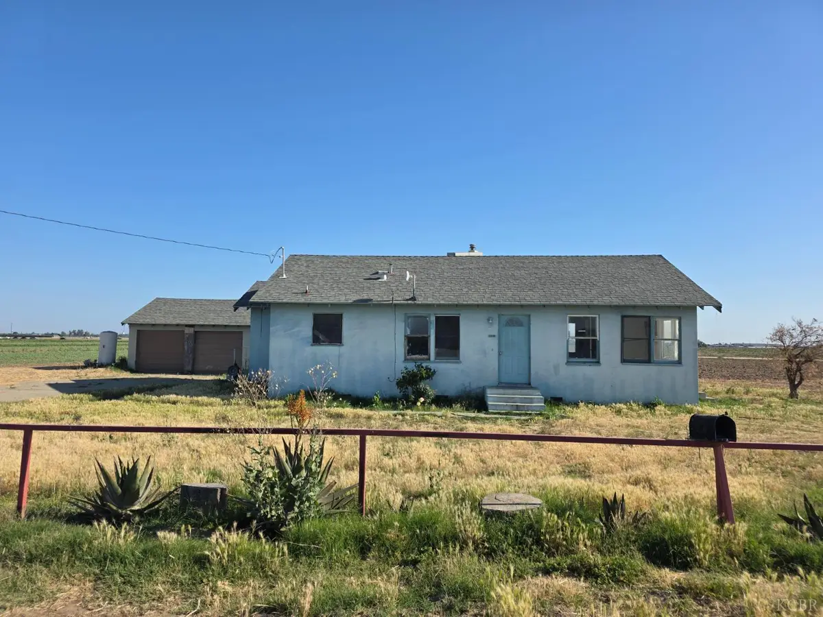 8498 Iona Avenue, Hanford, CA 93230 - #1