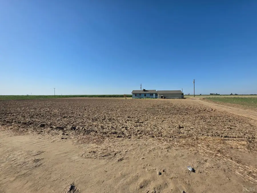 8498 Iona Avenue, Hanford, CA 93230 - #3
