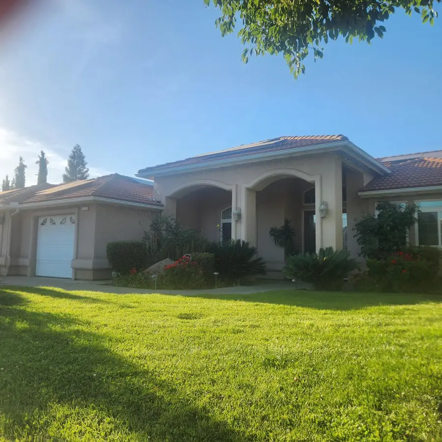 3213 Hollow Avenue, Madera, CA 93637 - #2