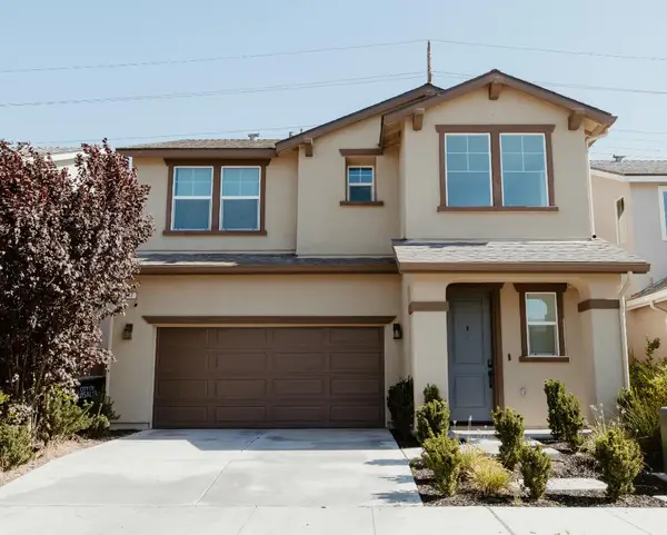 947 W Payson Ave, Visalia, CA 93291