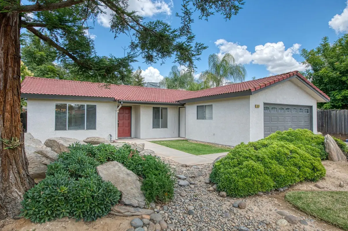 5034 W Menlo Avenue, Fresno, CA 93722 - #1
