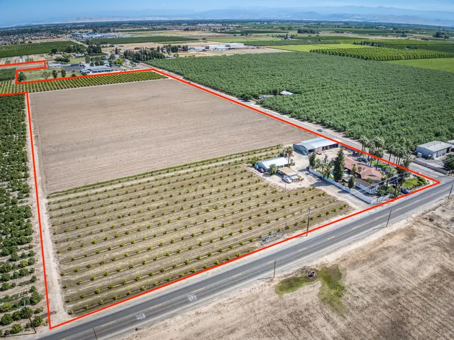 2922 S Fowler Avenue, Fresno, CA 93725 - #2