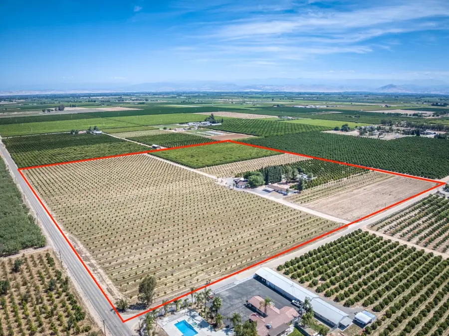 7126 E Muscat Avenue, Fresno, CA 93725 - #2