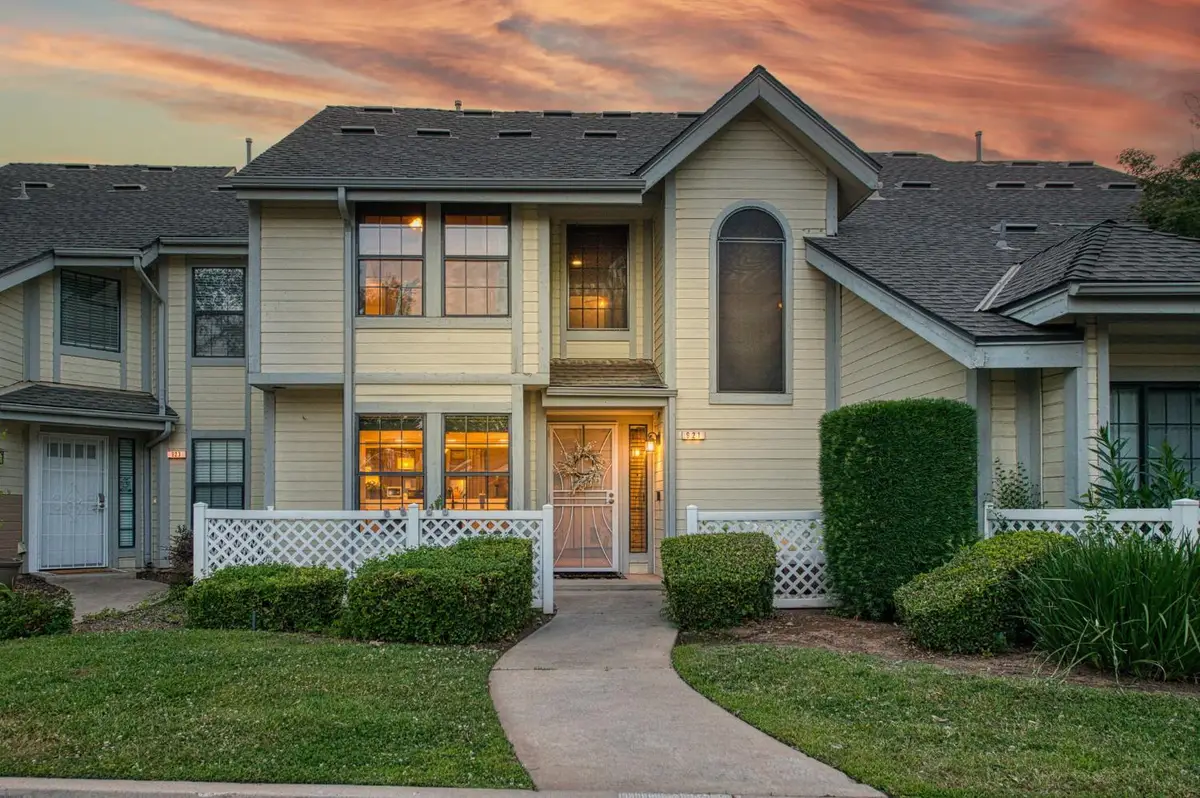 921 E Foxhill Drive, Fresno, CA 93720 - #1