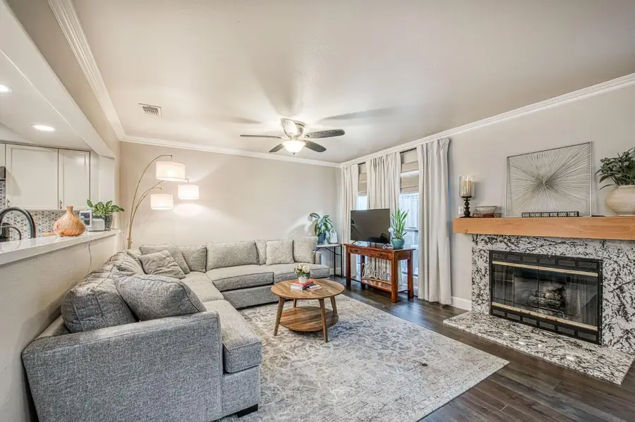 921 E Foxhill Drive, Fresno, CA 93720 - #3