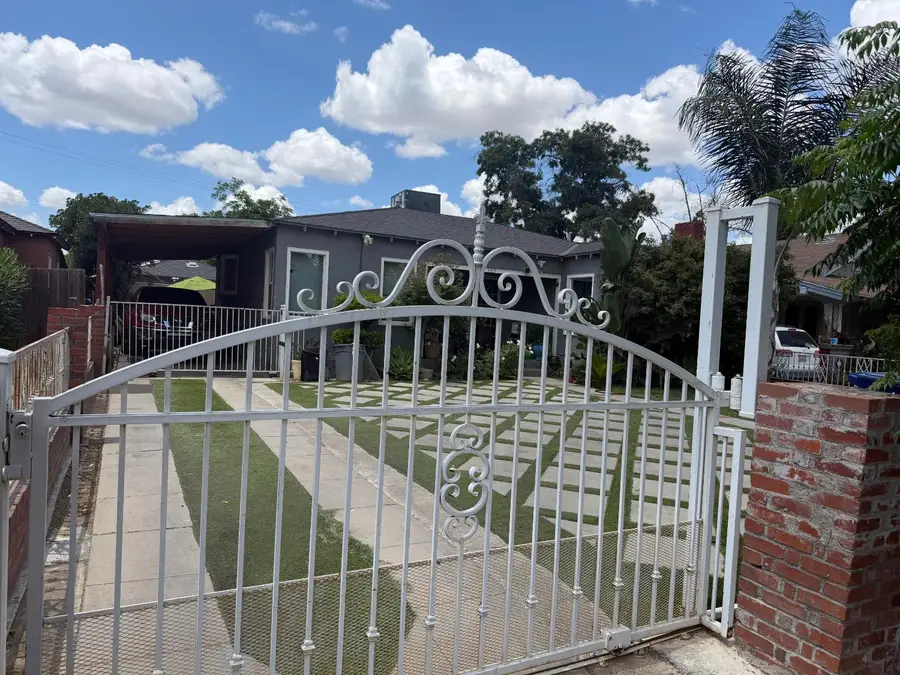 305 N Ferger Avenue, Fresno, CA 93701 - #2