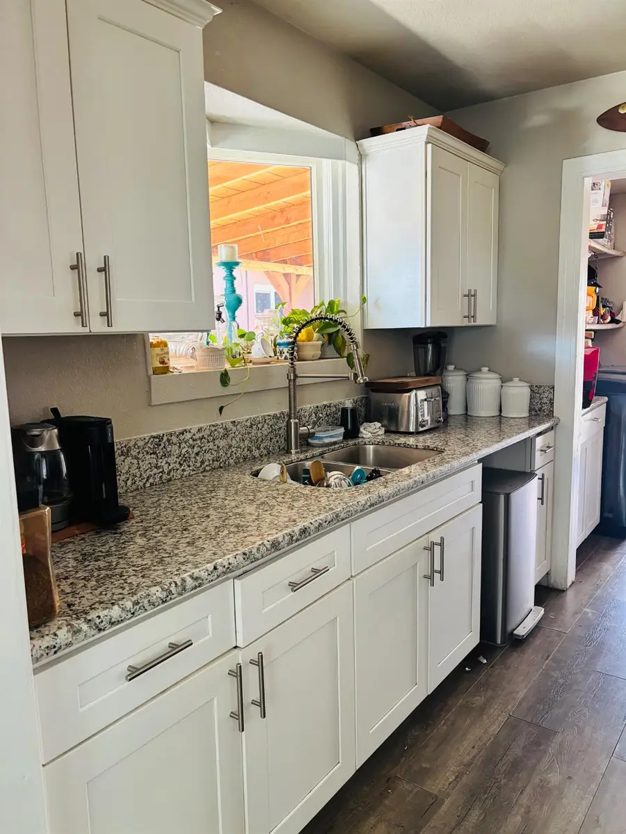 305 N Ferger Avenue, Fresno, CA 93701 - #3