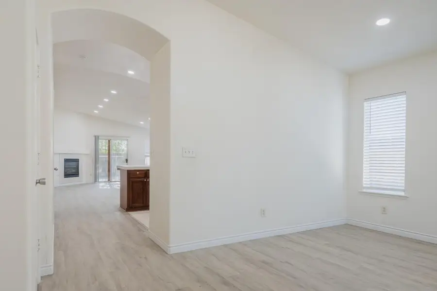 1583 N Carnegie Avenue, Fresno, CA 93722 - #3