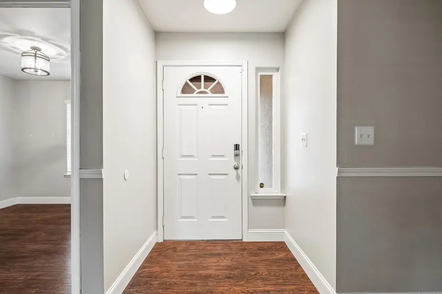2047 Muncie, Fresno, CA 93720 - #3
