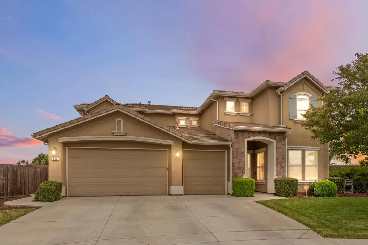 844 Arlington Avenue, Lemoore, CA 93245 - #1