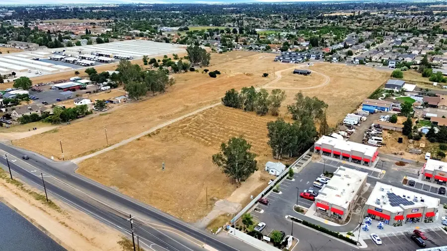 5907 W Shaw Avenue, Fresno, CA 93722 - #2