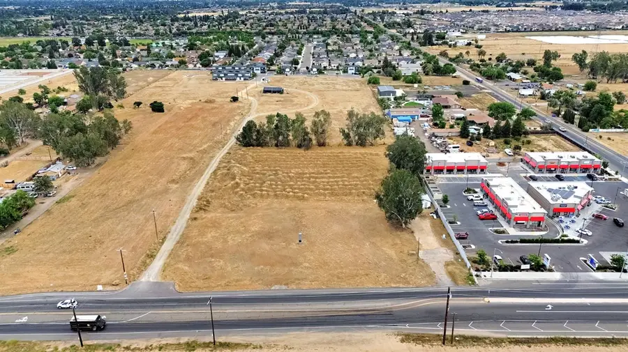 5907 W Shaw Avenue, Fresno, CA 93722 - #3