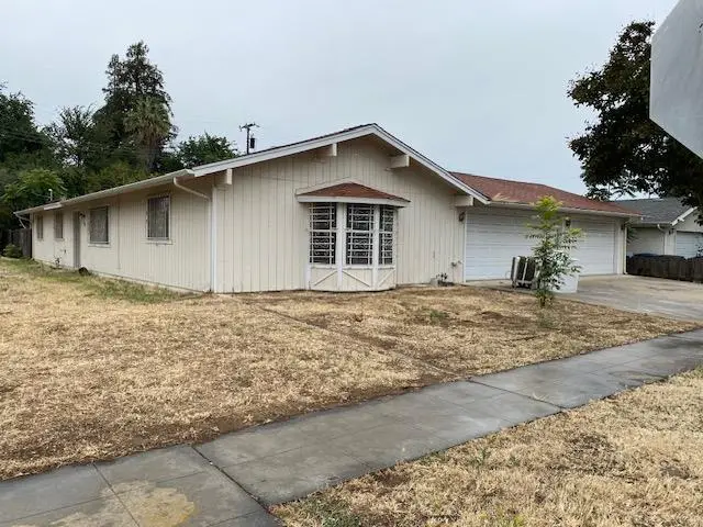 5310 E Huntington Avenue, Fresno, CA 93727 - #3
