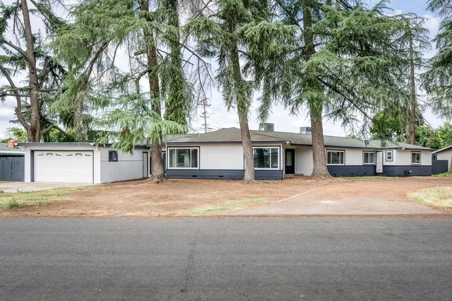 4205 Ralph Lane N, Fresno, CA 93727 - #2