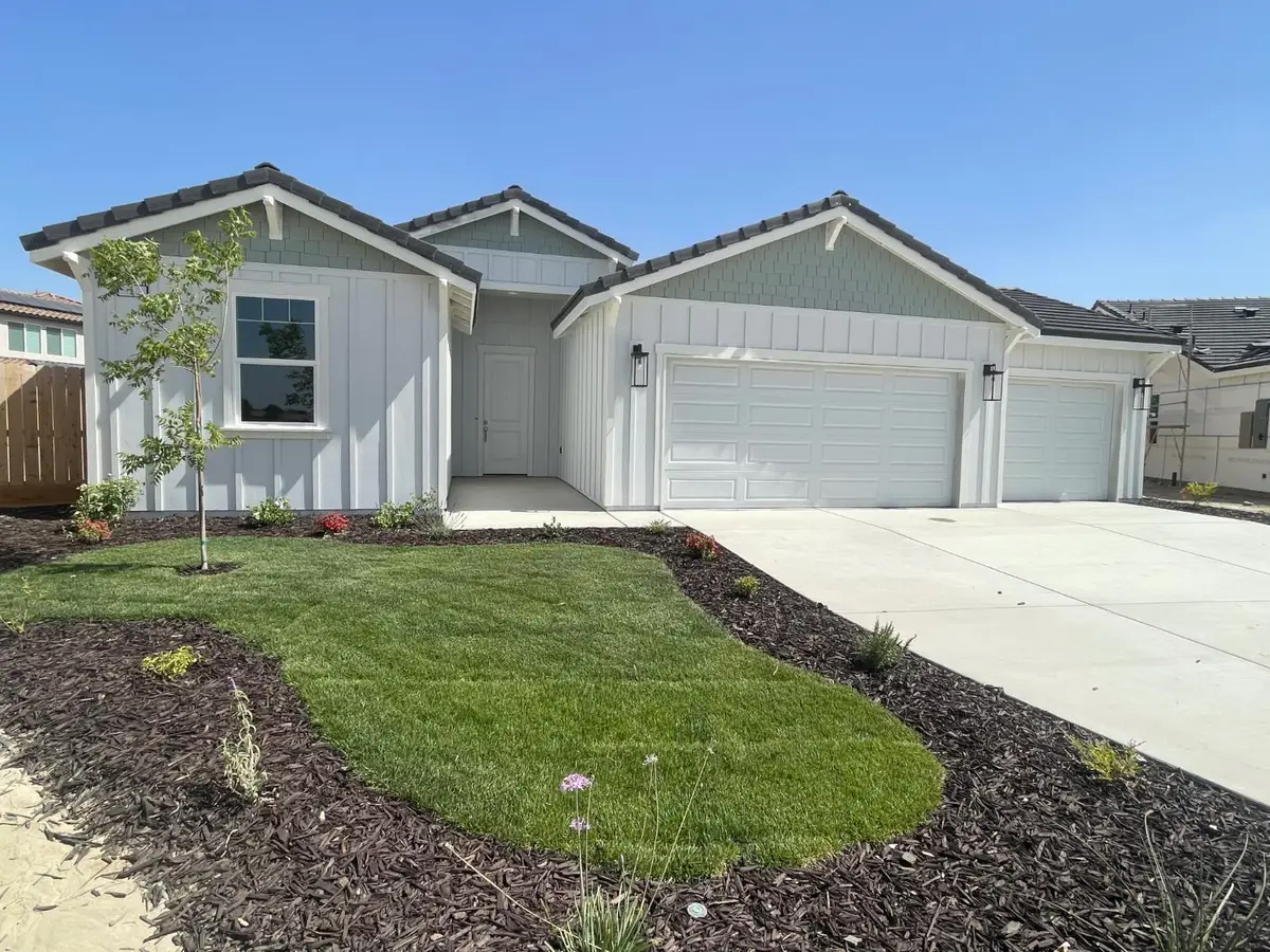 386 South Susan Ave, Kerman, CA 93630 - #1