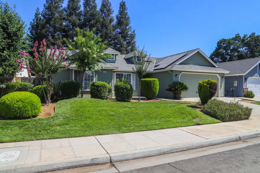 4718 W Stuart Avenue, Fresno, CA 93722 - #3