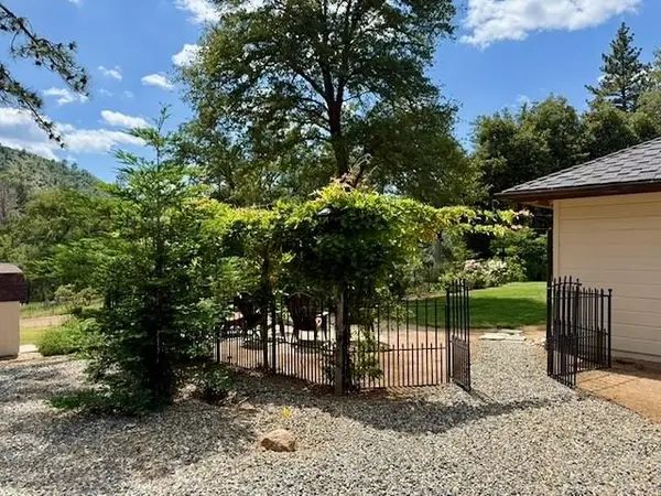 49389 Venado Court, Coarsegold, CA 93614
