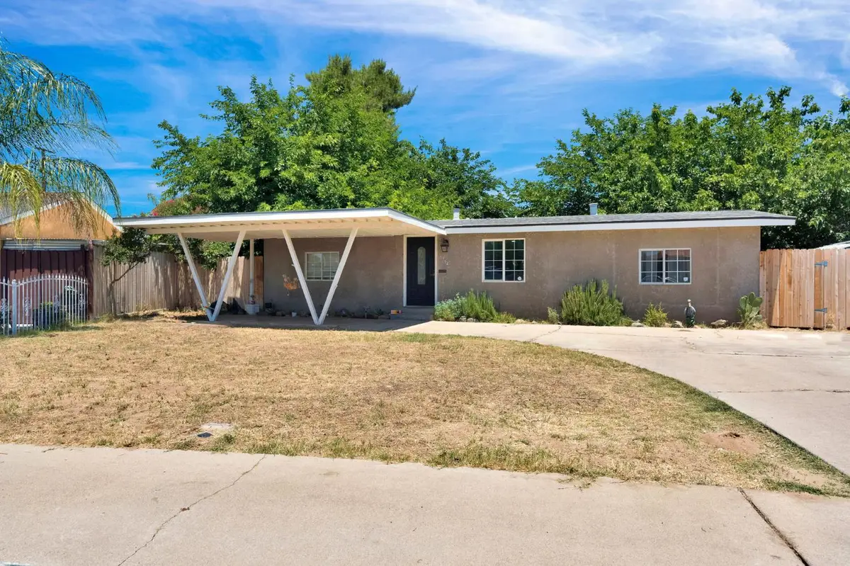1714 E Metzler Drive, Sanger, CA 93657 - #1